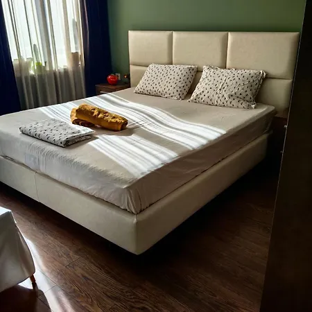 Location Near The Center! Apartment